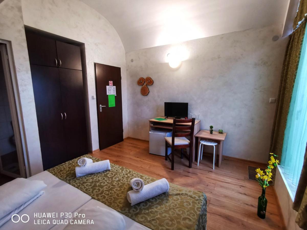Hotel Swiss Шумен Экстерьер фото