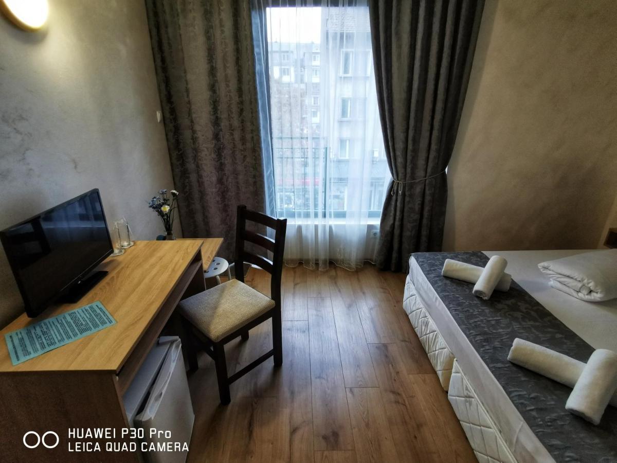 Hotel Swiss Шумен Экстерьер фото