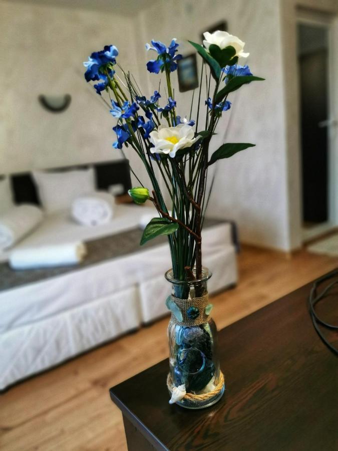 Hotel Swiss Шумен Экстерьер фото