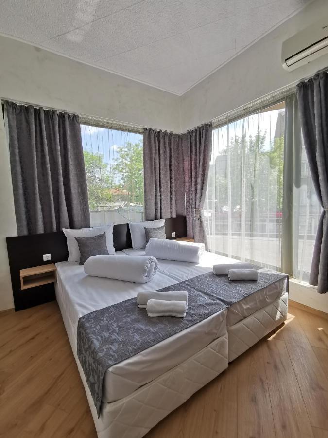 Hotel Swiss Шумен Экстерьер фото