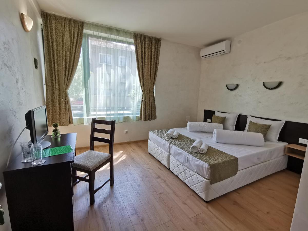 Hotel Swiss Шумен Экстерьер фото