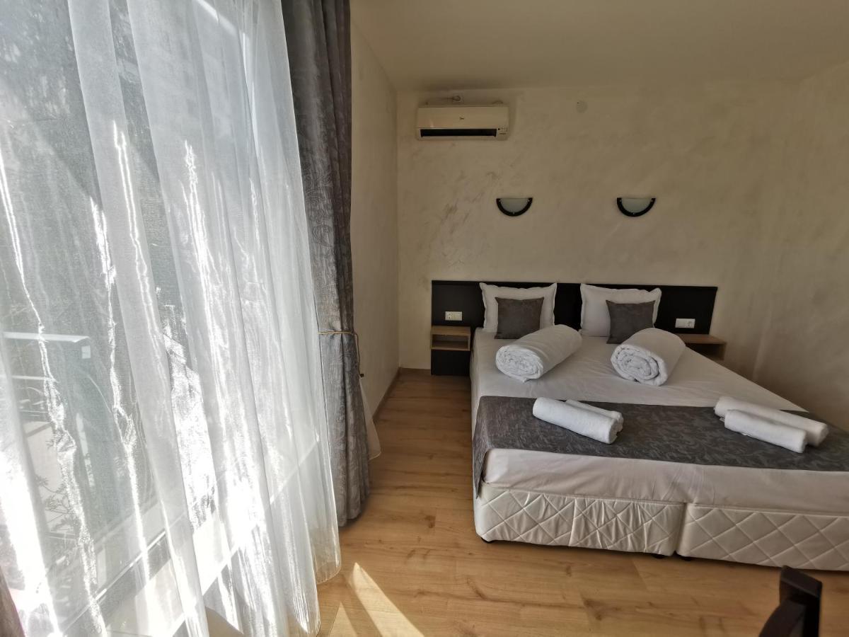 Hotel Swiss Шумен Экстерьер фото